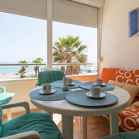 Apartment Malagasuite Front Beach & Parking