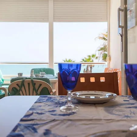 Malagasuite Front Beach & Parking Apartment Torremolinos