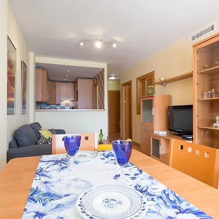 Malagasuite Front Beach & Parking Apartment